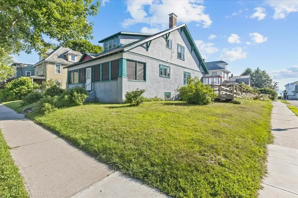 Burlington Concrete builds and installs Pathways