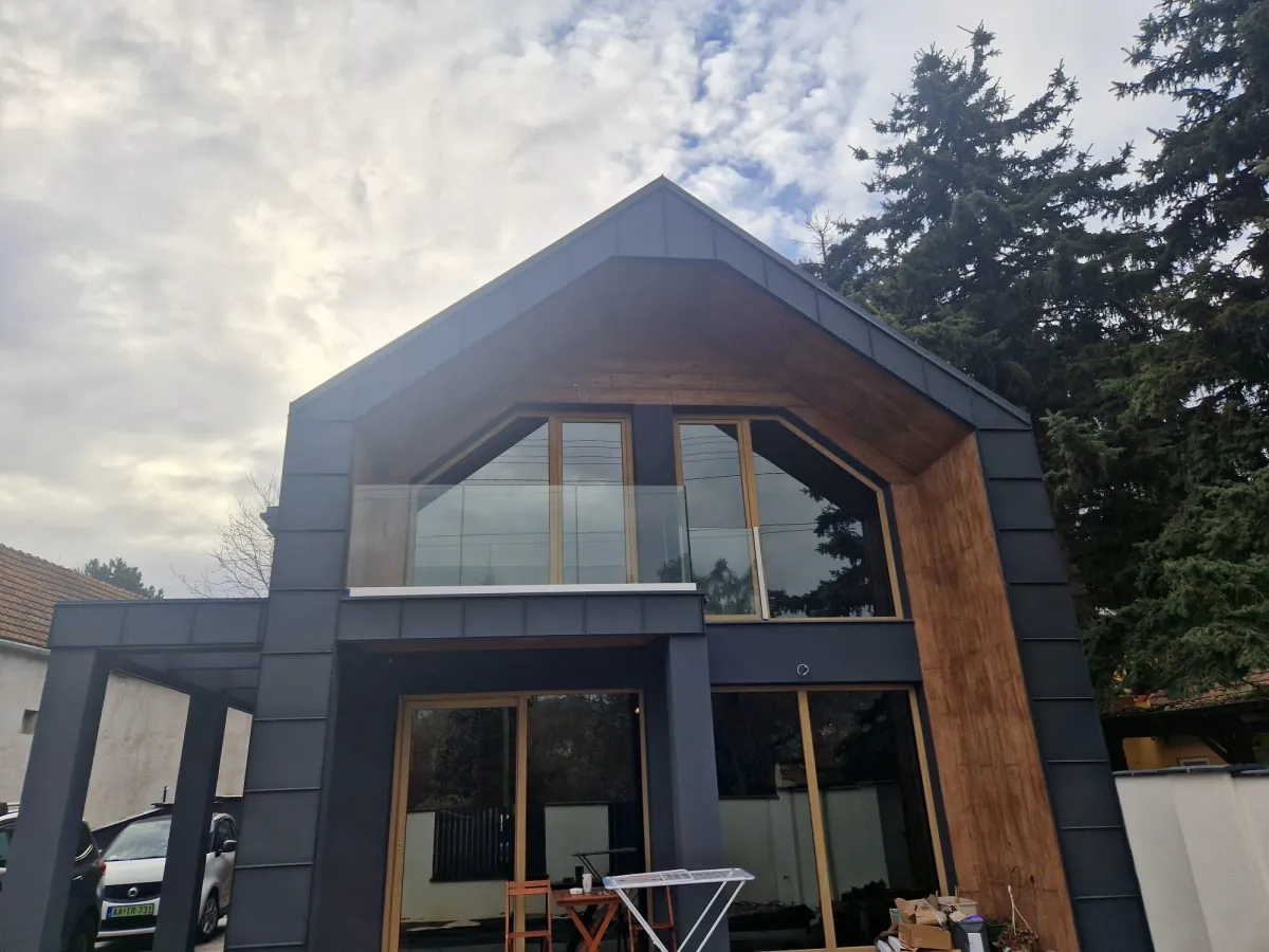 {{ custom_values.service_1 }} in {{custom_values.biz_area_1})