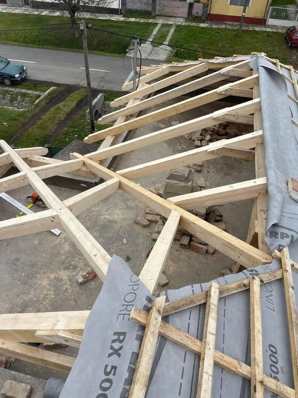 Budapest Tetőcsere (régi tető bontás + új fedés)