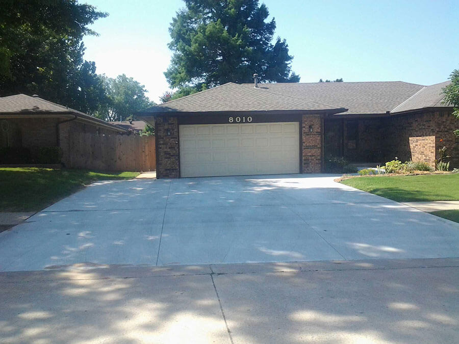 Muskogee Concrete builds and installs driveways.