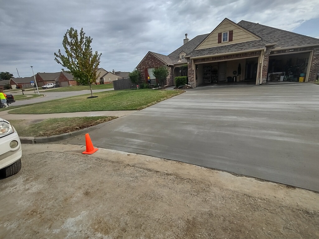 Muskogee Concrete builds and installs patios.