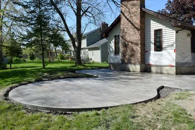Muskogee Concrete builds and installs patios.