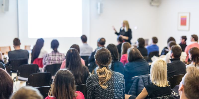 How to Choose the Right Women’s Conference in Las Vegas (Beyond Just Good Speakers)
