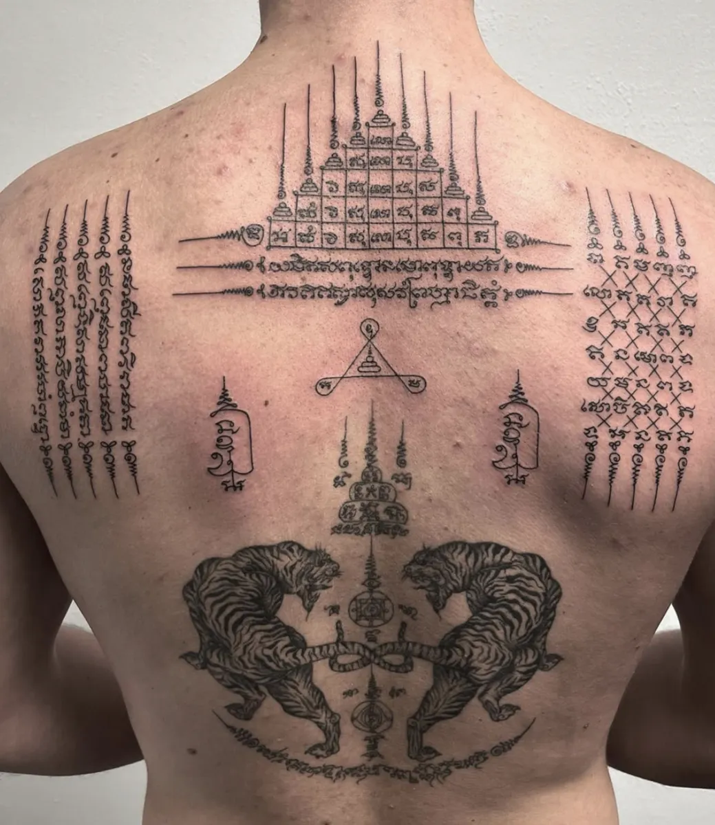 Sak Yant en Thaise rugtattoo bij Isaan Tattoo Studio Nijmegen