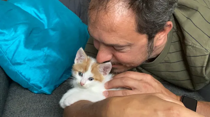 Dirk met kitten Juultje