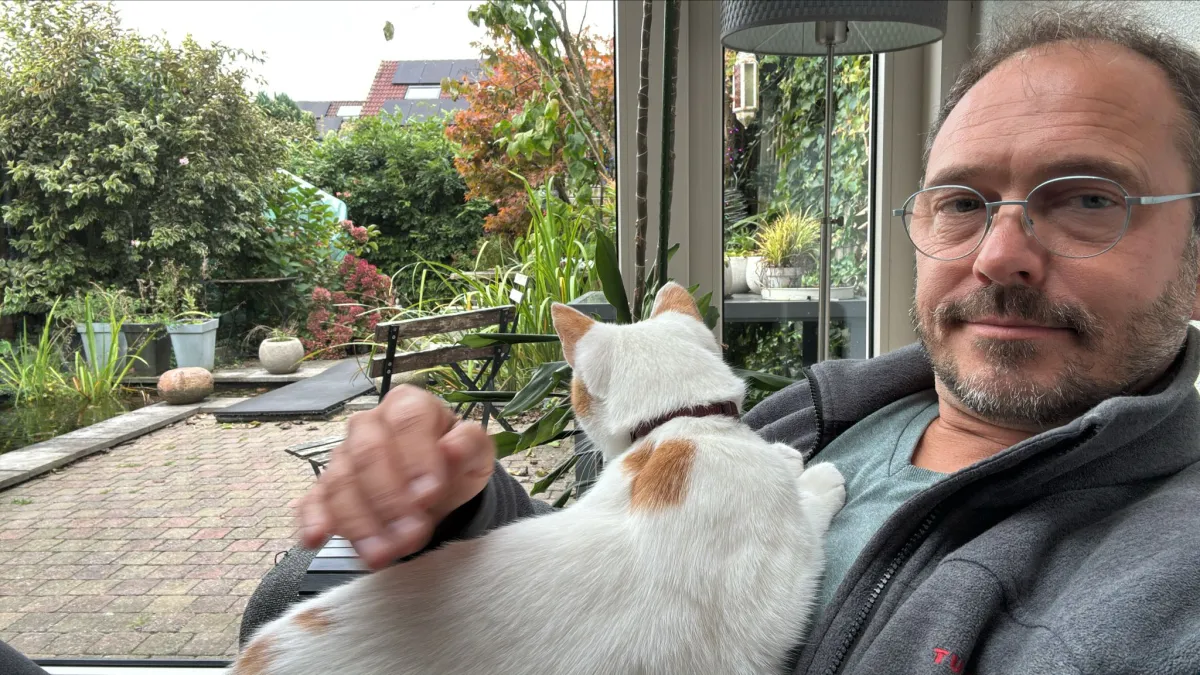 Dirk met kat Lucifer