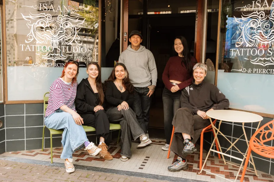 Team van Isaan Tattoo Studio in Nijmegen voor de tattooshop