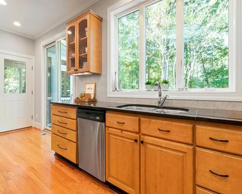  Custom Made kitchen Cabinets