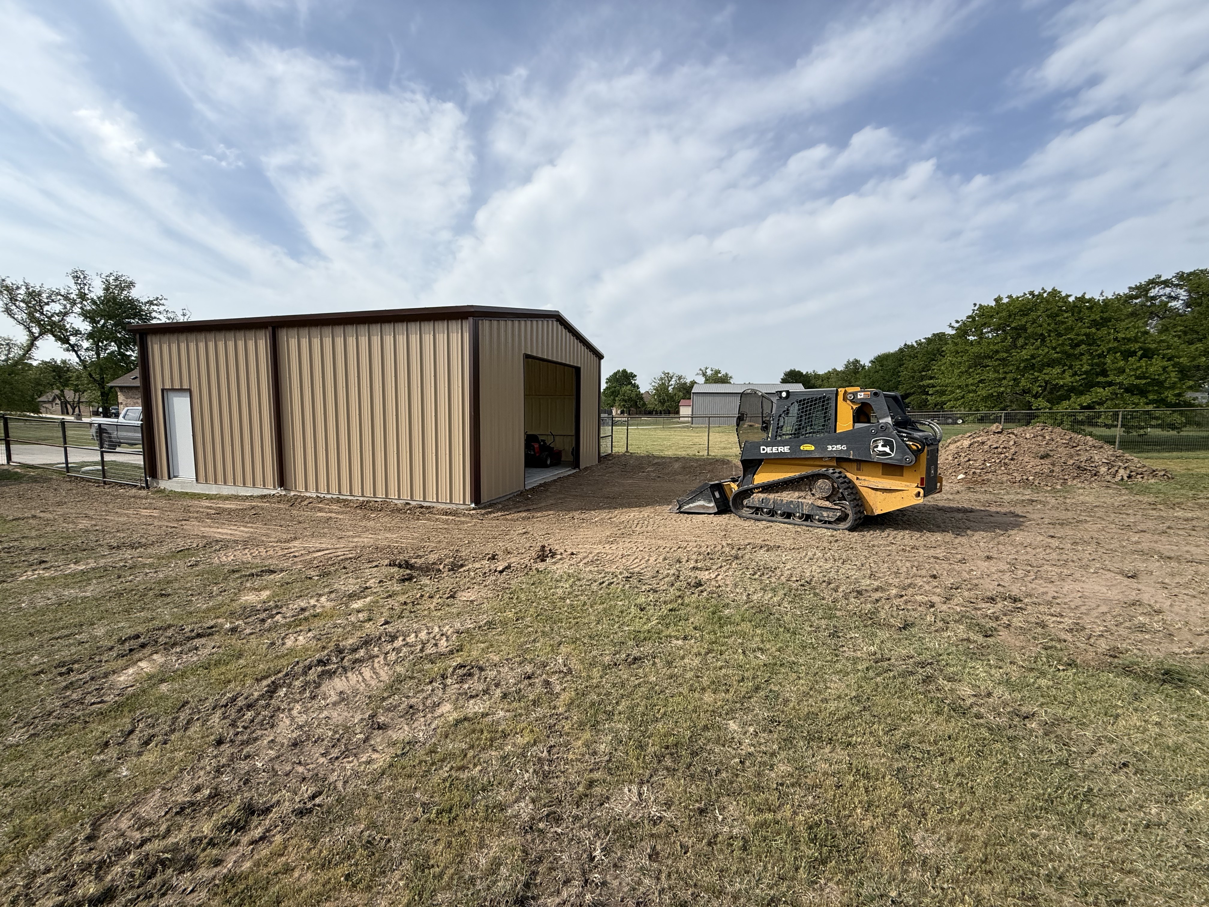 Completed metal building project in Weatherford Texas