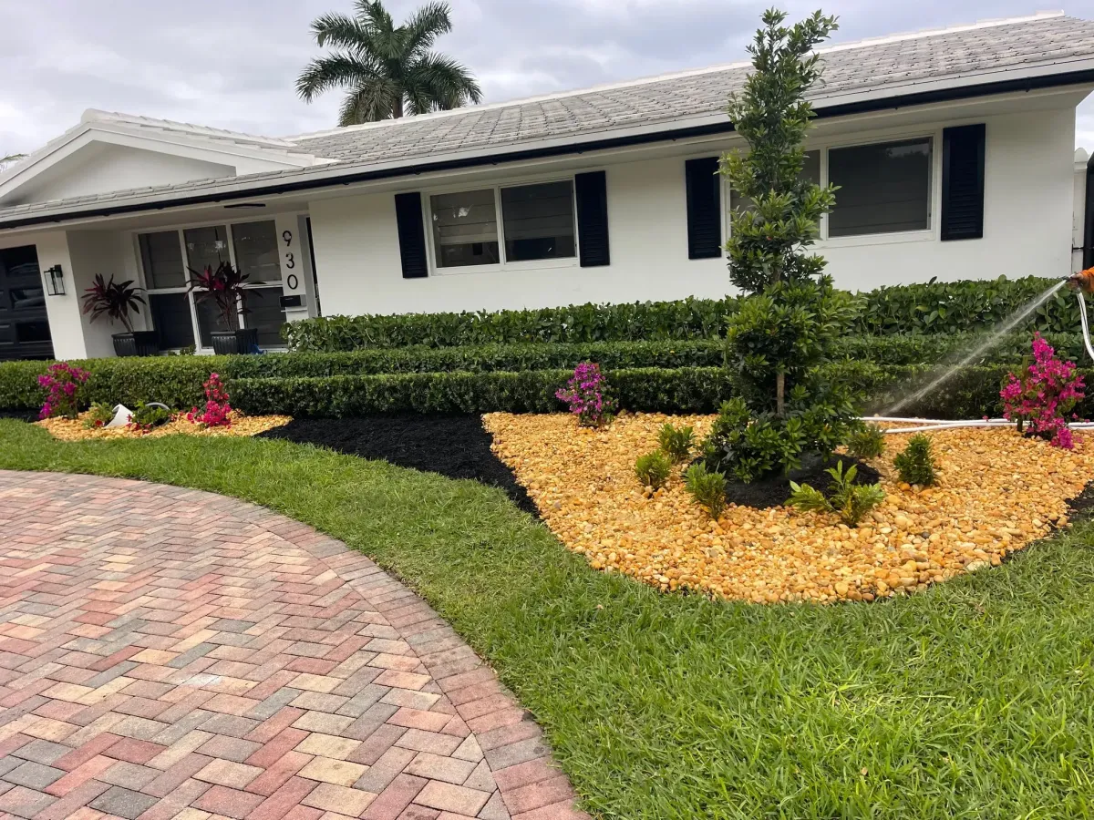 Front yard tropical landscaping in Deerfield Beach – Quality Lawncare & Landscaping