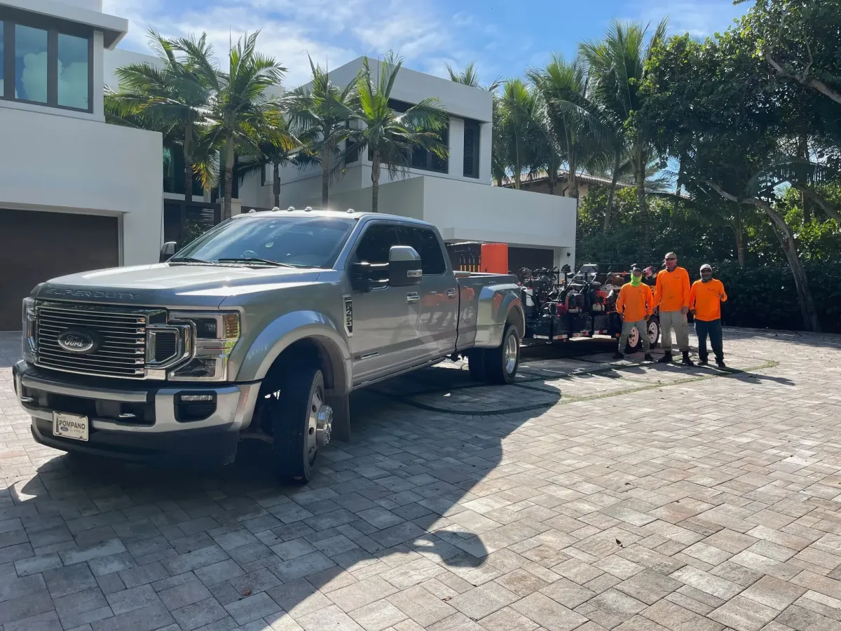 Lawncare and landscaping crew serving Deerfield Beach – Quality Lawncare & Landscaping
