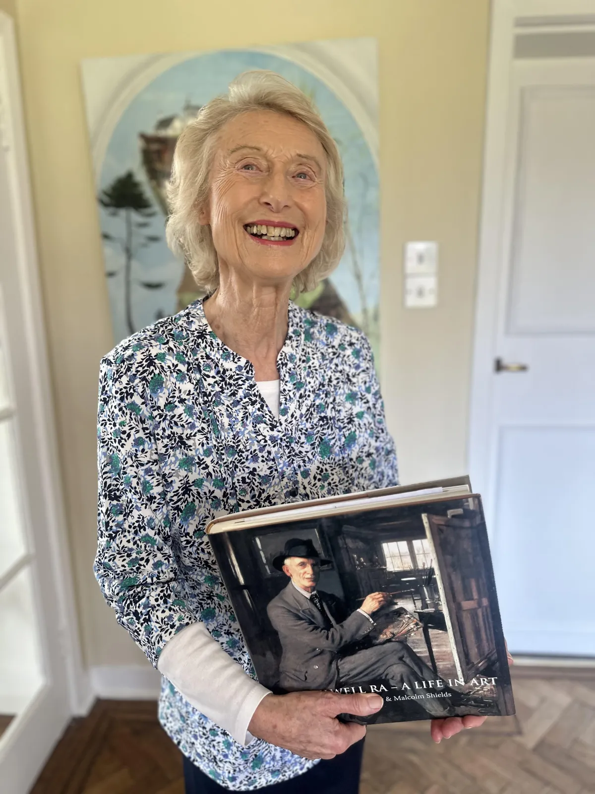 Portrait of author Wendy Loncaster