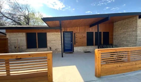 mid-century modern home in austin, texas
