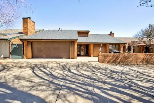 Enid Concrete install Driveway