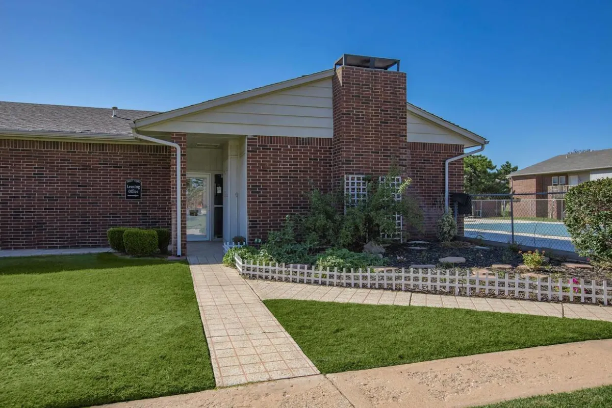 Enid Concrete builds and installs Driveway.