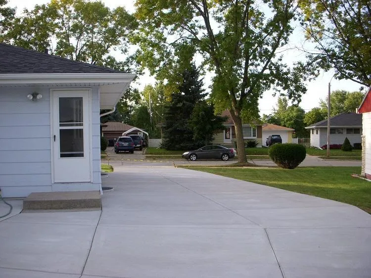 Akron Concrete builds and installs Driveway