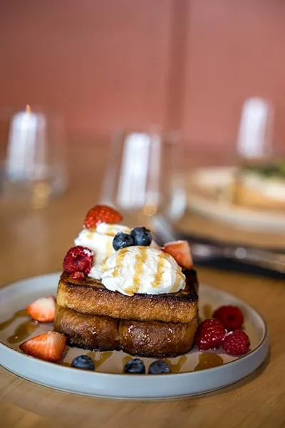 Plated French toast at Mount Pleasant View Bistro, Bedfordshire  commercial food and restaurant branding photography by Becky Kerr