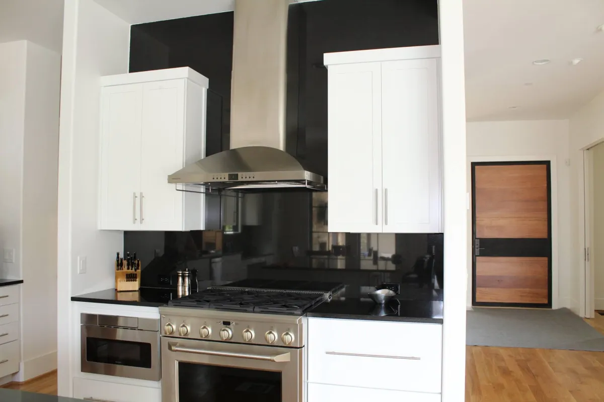 Best Countertop Styles for Open-Concept Kitchens in Dallas