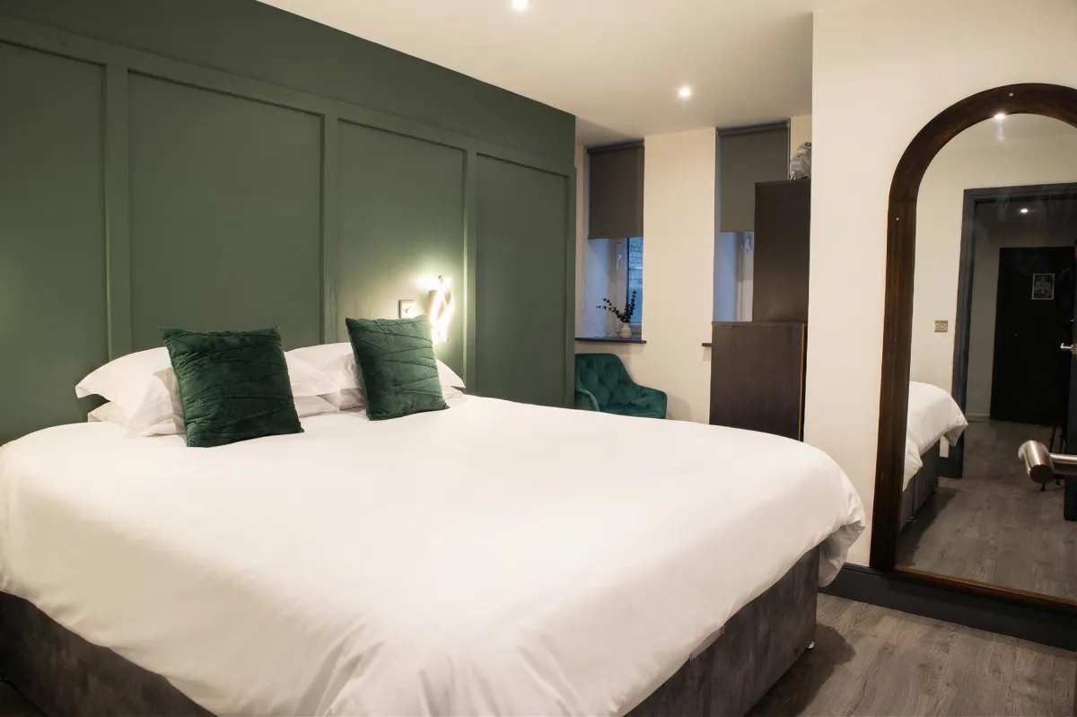 Serviced apartment in Bradford city centre by Apex Stays