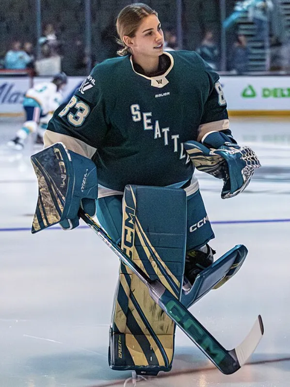 Hannah Murphy Shines in PWHL Debut