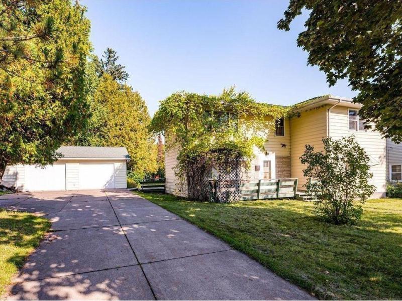 Duluth Concrete Pros builds and installs Driveway