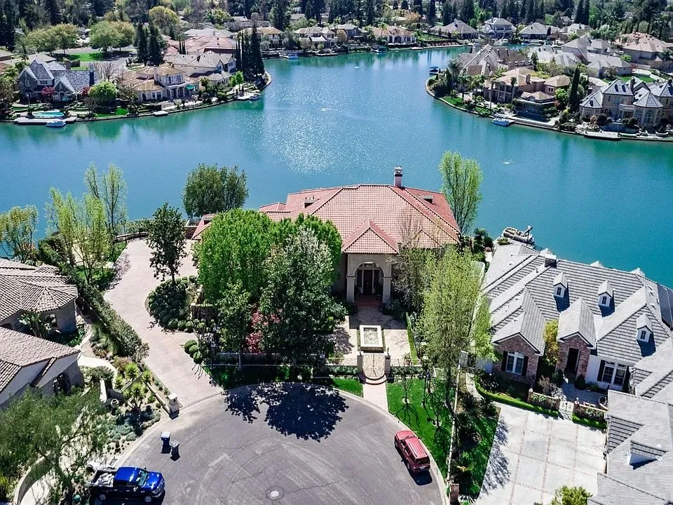 Van Ness and Bullard community residences and scenic neighborhood surroundings