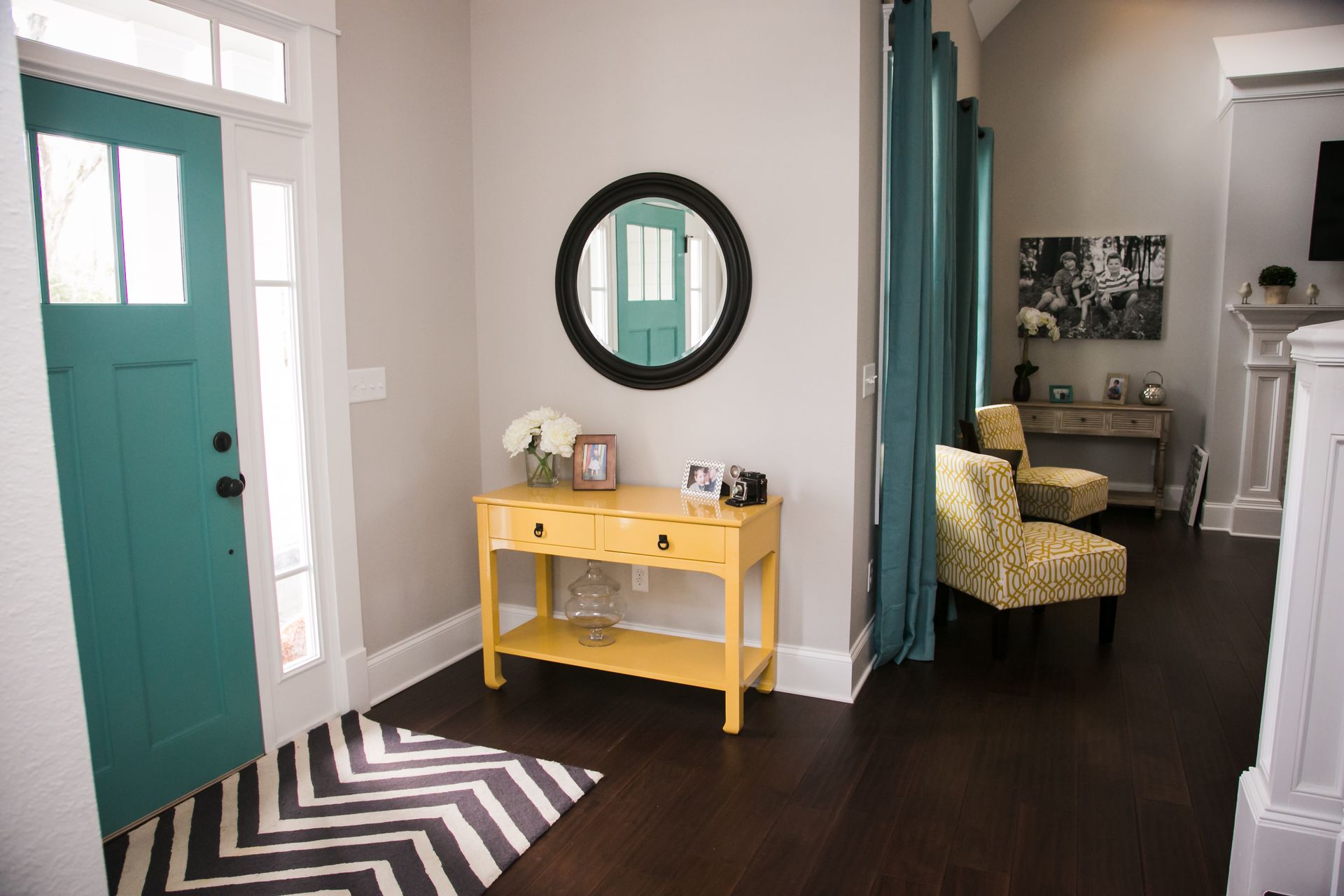 Holiday Home Makeover: Quick Painting Tips for a Festive Feel