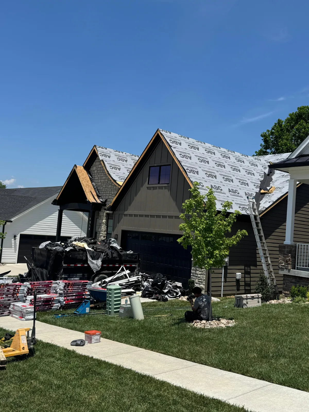 roof repairs service image