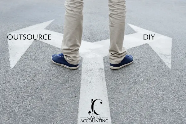 Accounting DYI vs Outsourcing