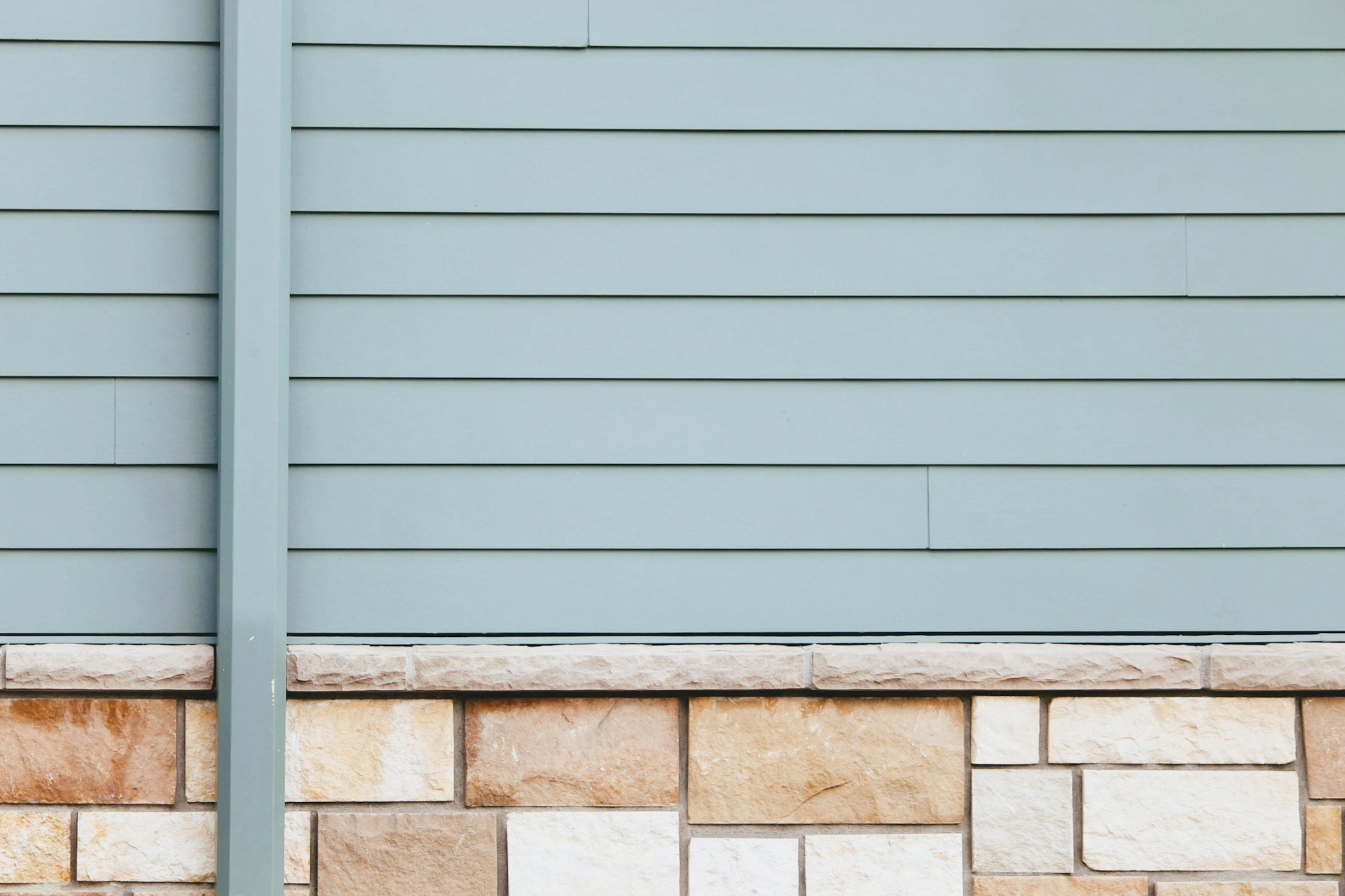 Tackling Siding Installation Projects in Early Fall in Methuen