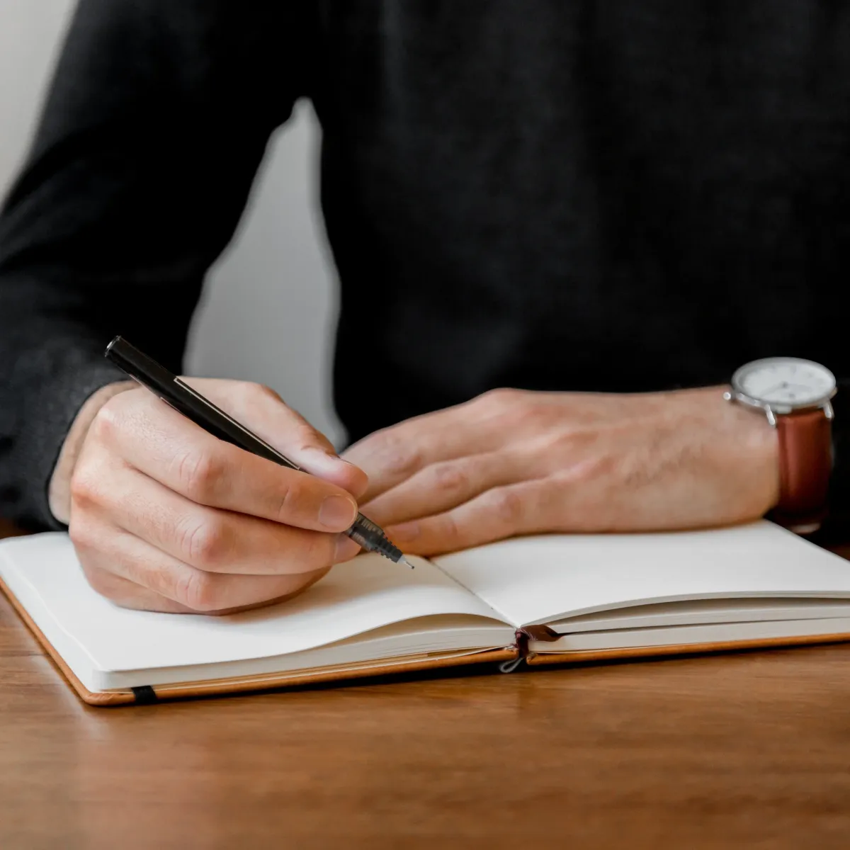 Personalized real estate consulting for buying property in Italy, with legal and financial guidance.