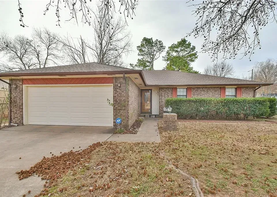 410 E Johnson St, Lexington, OK 73051