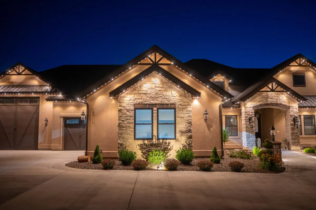 Roofline and architectural lighting zones