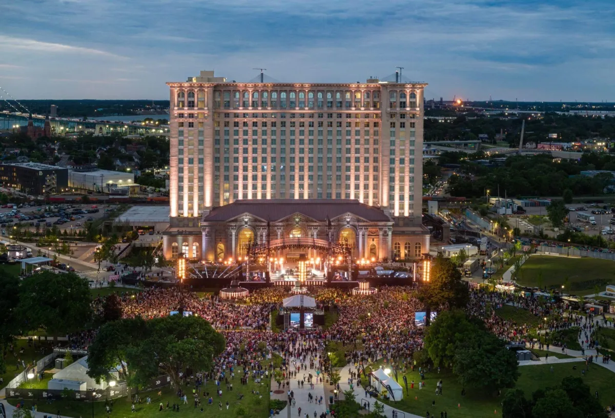 Seasonal Travel Tips for Detroit: Summer Festivals, Winter Snow Trips, and Holiday Events in Detroit, MI (Rent Now LLC, Detroit, MI)