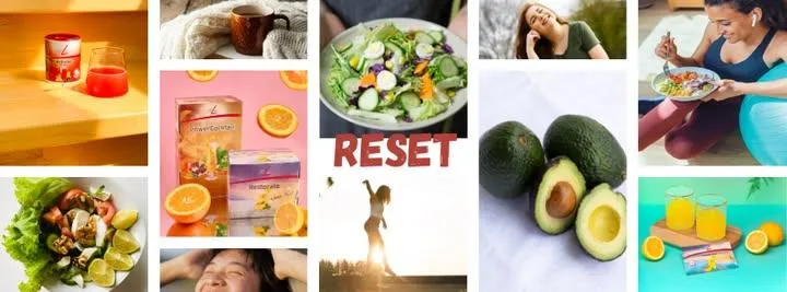 Johanna sitter på en bänk i en grönskande skog