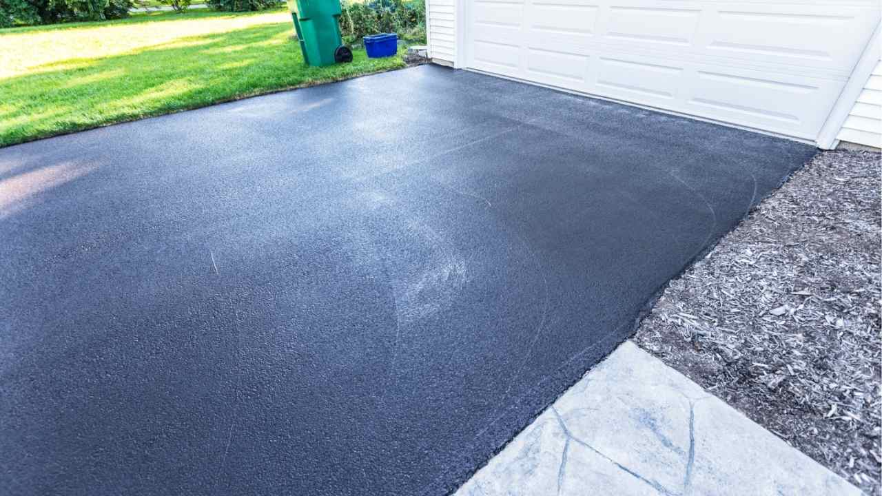 Is an Asphalt Driveway Better Than Gravel for Homeowners?