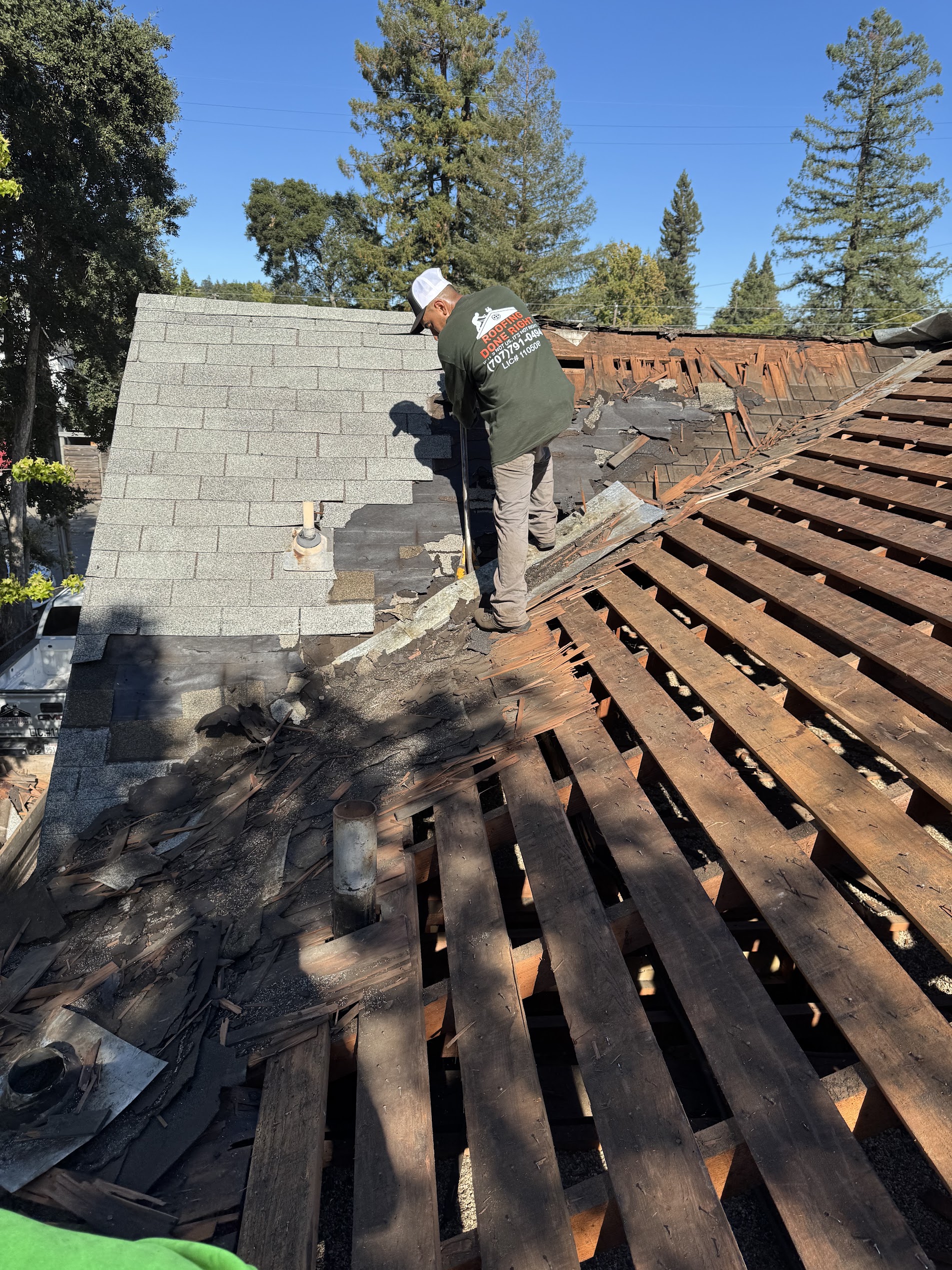 Roofing Contractor in Santa Rosa