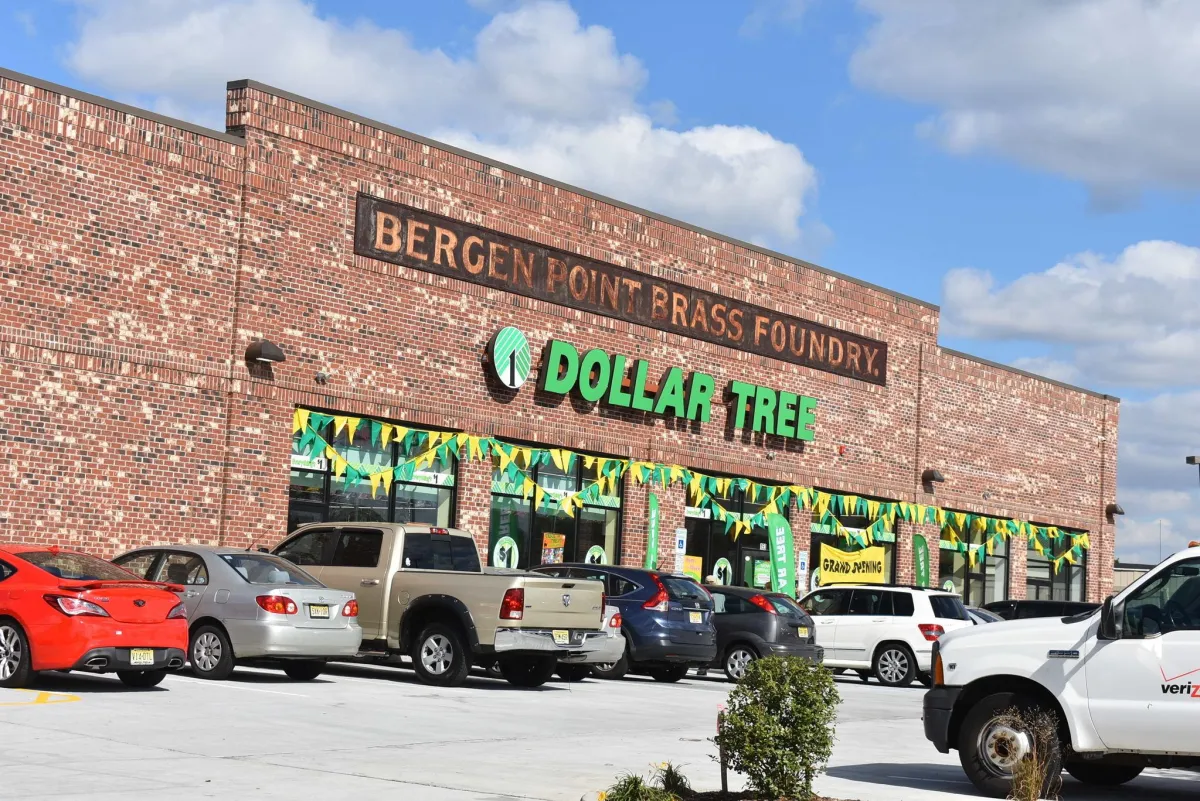 backyard deck with pergola near waterfront in Bergen Point Bayonne