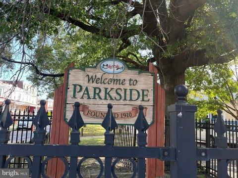 small-space deck with pergola and side entry in Parkside Camden NJ