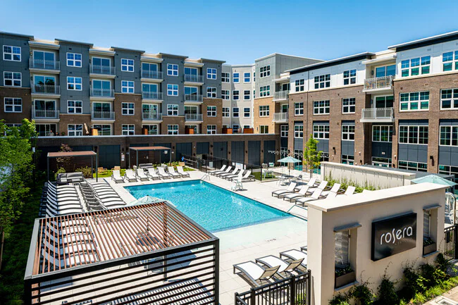 ground-level deck with dining area on suburban lot in Allwood Clifton NJ