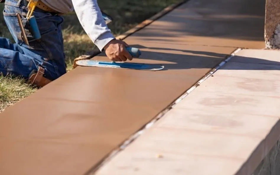 Florissant Concrete builds a sidewalk.