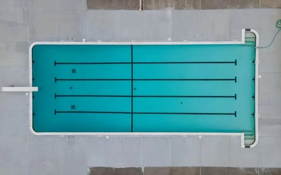 Florissant Concrete builds a pool.