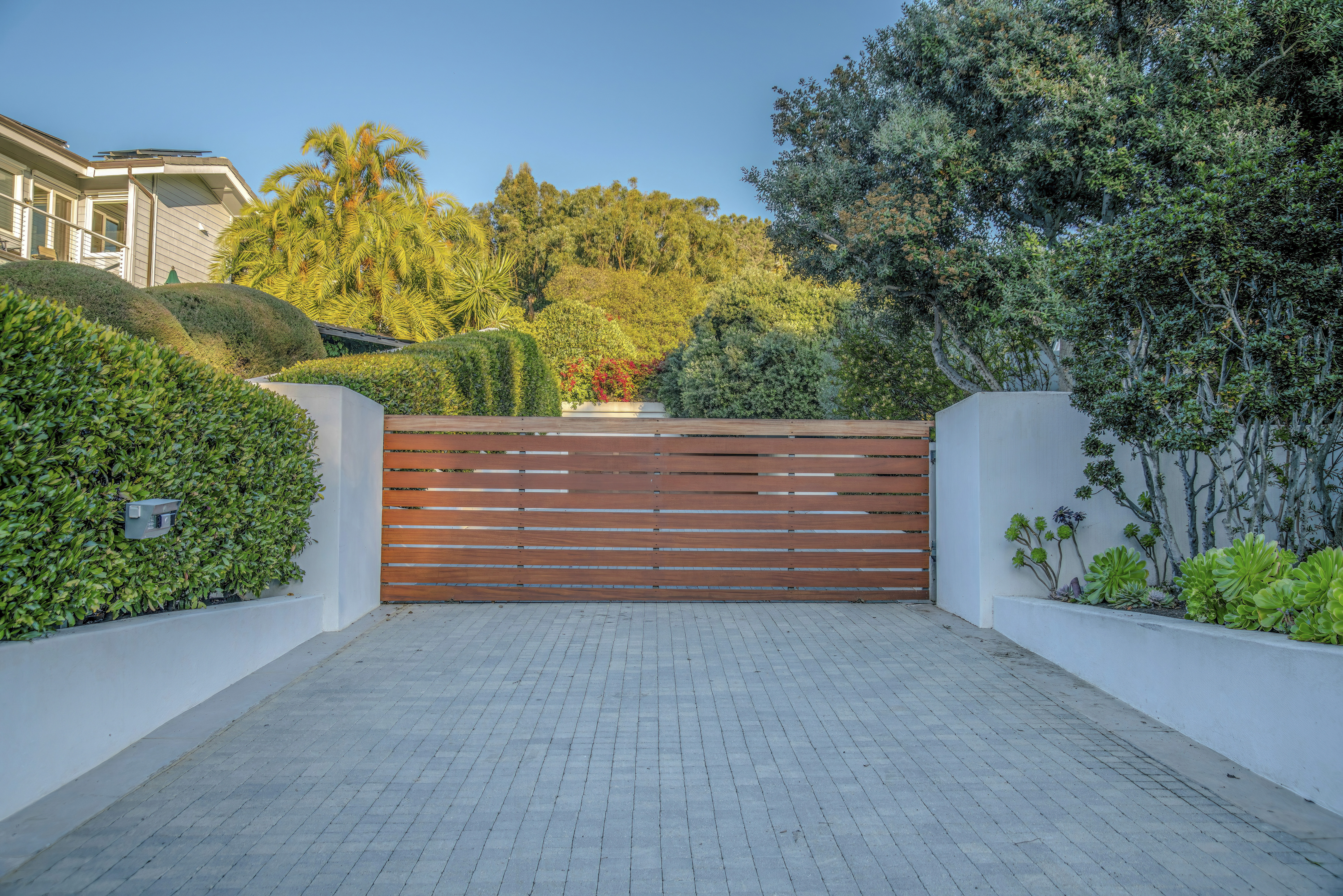 St. Augustine Concrete builds and installs driveway