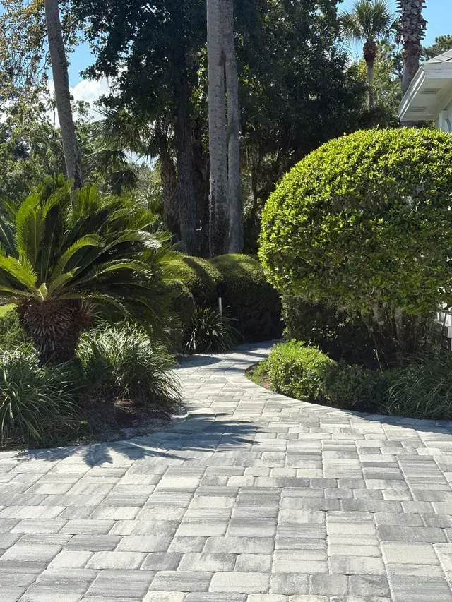 St. Augustine Concrete builds and installs driveway 