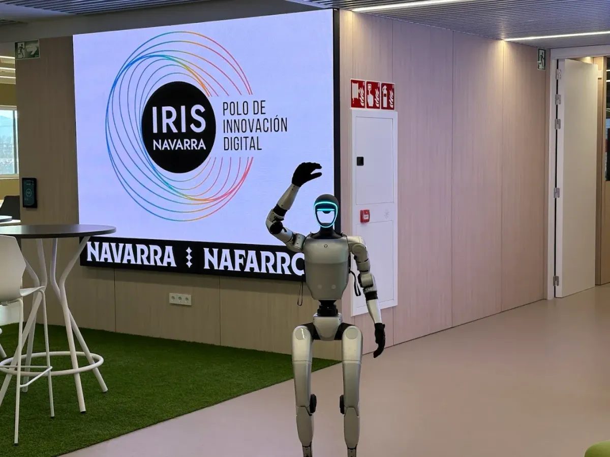 Impulsando la educación en robótica con humanoides y sistemas modulares en Polo Iris Navarra