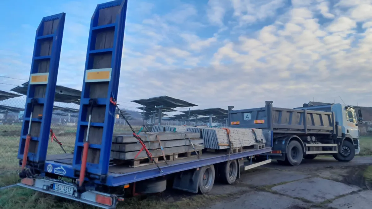 Podvalnik na přepravu strojú