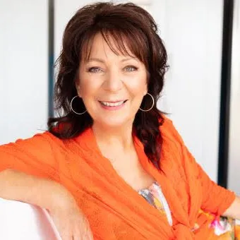 Janice Davies Headshot