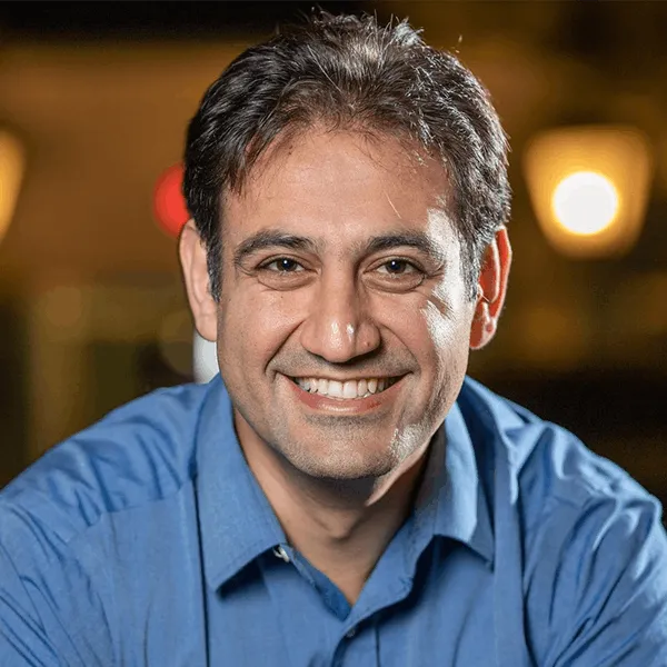 Iman Aghay Headshot