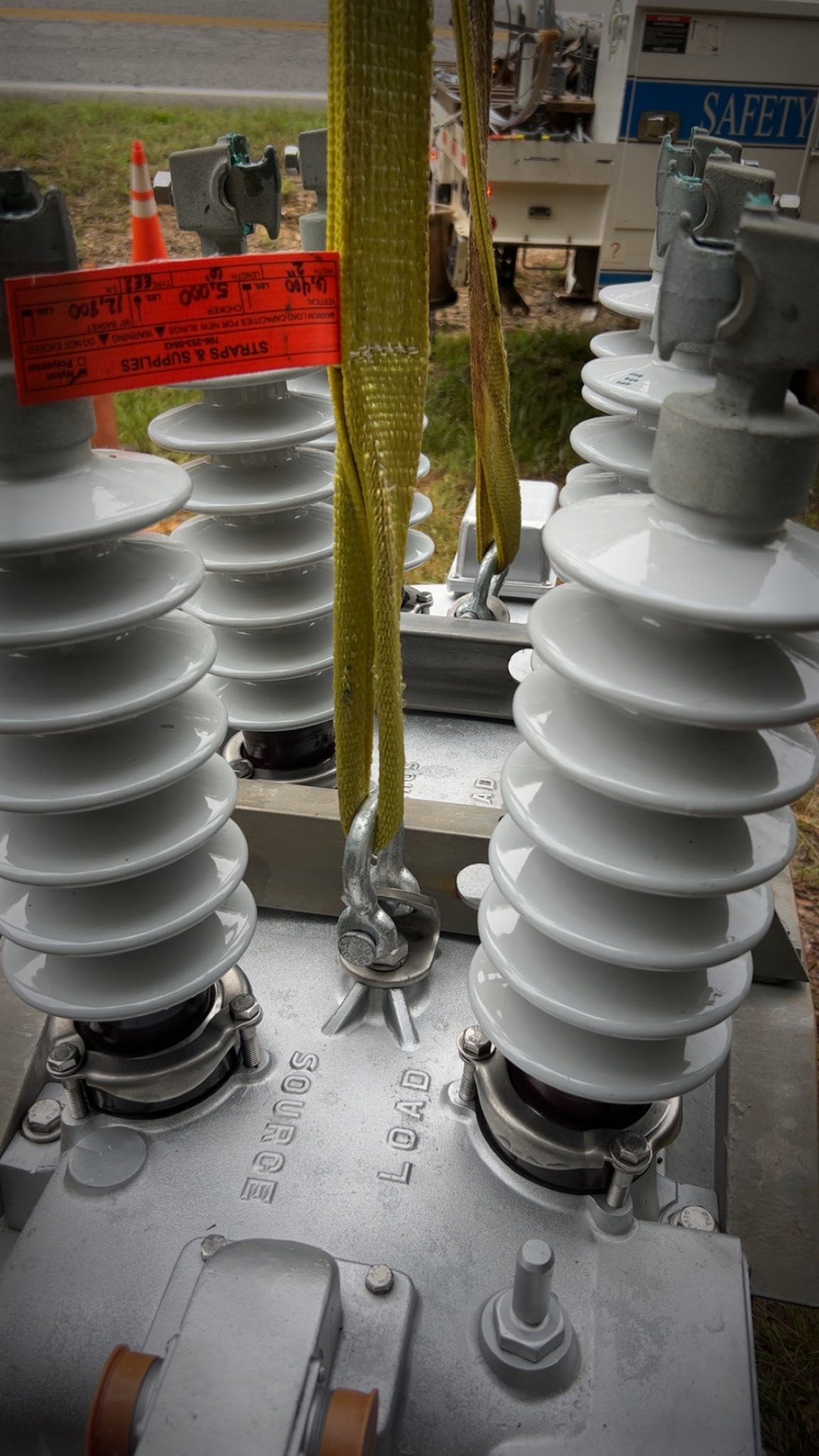 lifting straps for sale heavy duty lifting straps industrial lifting straps cargo straps supplier custom lifting straps nylon lifting straps polyester lifting straps eye and eye lifting straps endless lifting slings rigging straps manufacturer load securement straps tow and recovery straps flat web slings crane lifting straps construction lifting slings