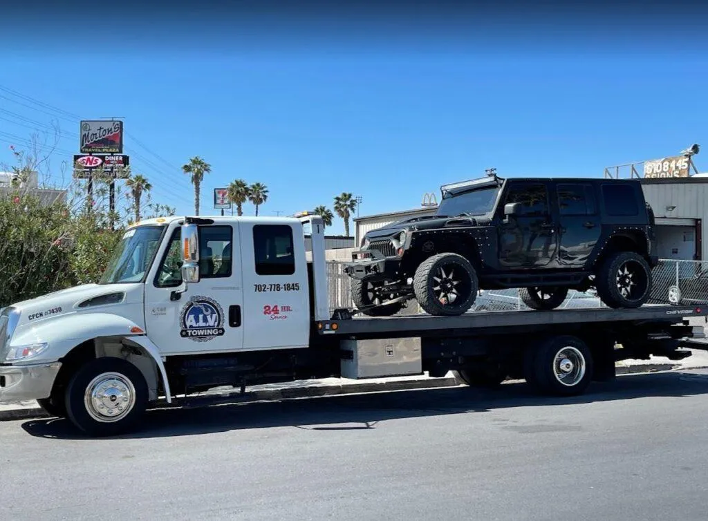 ALV tow truck arriving in Las Vegas within 15 minutes